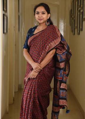 Exclusive Digital Print With Pure Mulmul Cotton Silk Saree Maroon Color