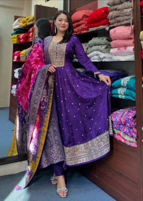 Jashn-E-Bahaaraa Anarkali Flared Kurti Pant Dupatta Set  Purple Color 
