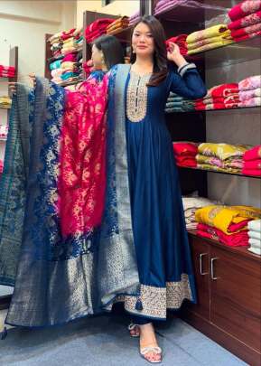 Jashn-E-Bahaaraa Anarkali Flared Kurti Pant Dupatta Set Blue Color 