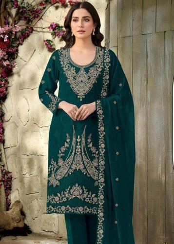 Mah E Rooh Designer 9000 Velvet Salwar Suit Elegant Heavy Embroidery Bottle Green Color DN 4240