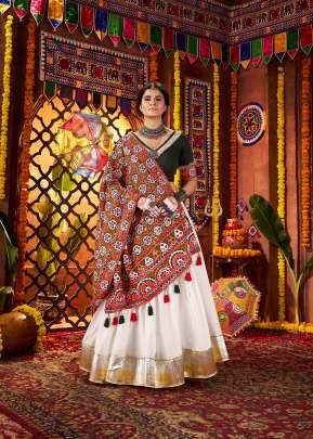 Navratri Garba Night Dandiya Collection Chaniya Choli Silk With Blouse Work Thread Embroidery And Lace On Sleeve White Color 